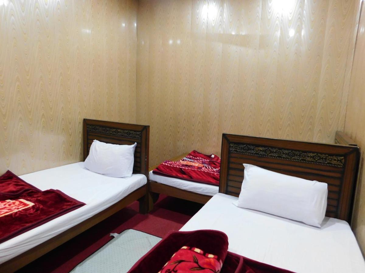 Rex Hotel 拉瓦尔品第 外观 照片